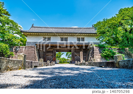 【#新発田】新発田城表門と青空の風景 140705298