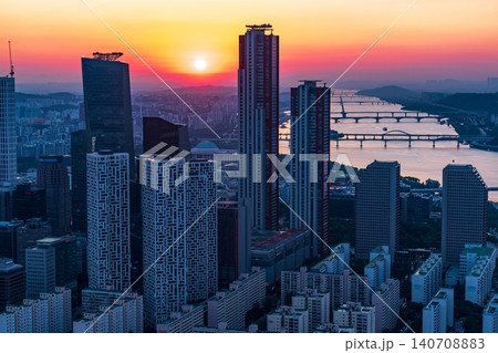 Golden sunset over the financial district of Yeouido with modern corporate skyscrapers in Seoul, South Korea Golden sunset over the financial district of Yeouido with modern corporate skyscrapers in Seoul, South Korea 140708883