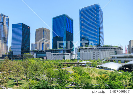 大阪梅田の初夏のビル群 (大阪府大阪市北区) 大阪梅田の初夏のビル群 (大阪府大阪市北区) 140709967