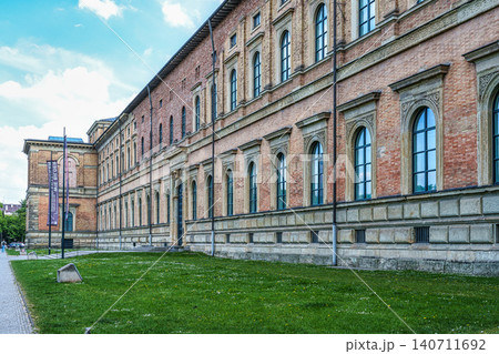 View of the historic palace and museum Alte Pinakothek in Munich in Bavaria View of the historic palace and museum Alte Pinakothek in Munich in Bavaria 140711692