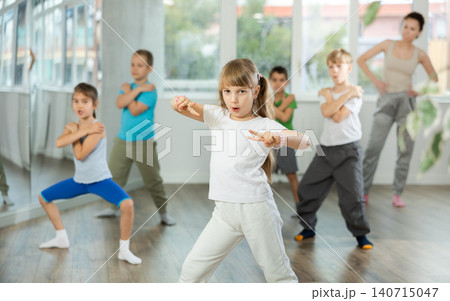 Group of children dancing hip hop Group of children dancing hip hop 140715047