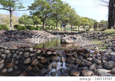公園の小川の落差 公園の小川の落差 140719787