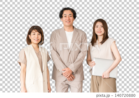 男性和女性商人在辦公室裡拿著筆記型電腦站著 男性和女性商人在辦公室裡拿著筆記型電腦站著 140720880