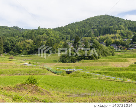 棚田が広がる猪名川町の風景 棚田が広がる猪名川町の風景 140721014
