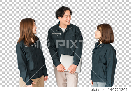 工場・工務店などの中小企業で働く作業着を着た従業員・スタッフ（ビジネスマン・ビジネスウーマン） 140721261