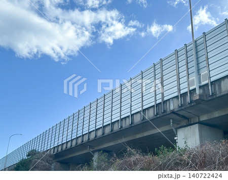 高速道路の防音壁 高速道路の防音壁 140722424