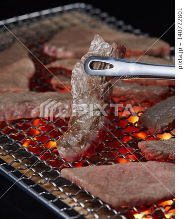 食欲そそるおいしそうな焼肉 食欲そそるおいしそうな焼肉 140722801