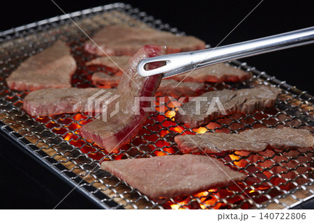 食欲そそるおいしそうな焼肉 140722806