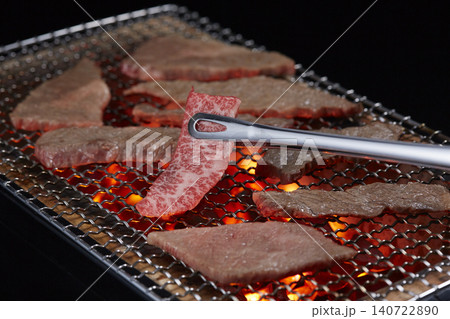 食欲そそるおいしそうな焼肉 食欲そそるおいしそうな焼肉 140722890