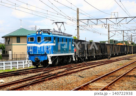 石灰石を運ぶ貨物列車… 秩父鉄道・電気機関車デキ501 石灰石を運ぶ貨物列車… 秩父鉄道・電気機関車デキ501 140722938