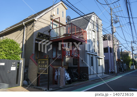 外国人ツーリストにも人気の日本式ホテル【旅館 さくら城】の外観 : 東京都新宿区大京町 外国人ツーリストにも人気の日本式ホテル【旅館 さくら城】の外観 : 東京都新宿区大京町 140723610