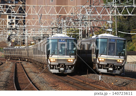 【JR西日本】223系+225系と223系 新快速(JR京都線:山崎駅) 【JR西日本】223系+225系と223系 新快速(JR京都線:山崎駅) 140723611
