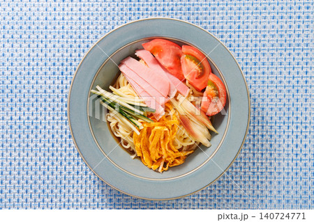 美味しそうな冷やし中華 140724771
