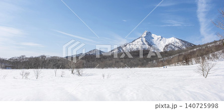 からすのせんの雪景色 大山鏡ヶ成 からすのせんの雪景色 大山鏡ヶ成 140725998