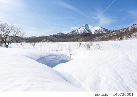 からすのせんの雪景色 大山鏡ヶ成 からすのせんの雪景色 大山鏡ヶ成 140726001