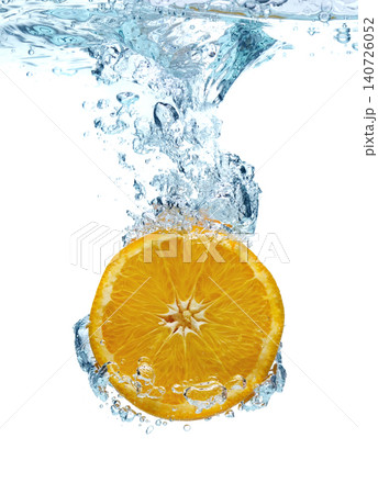 Orange in a water Orange in a water 140726052