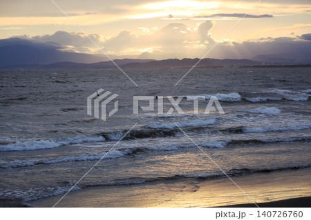 海に落ちる天使のハシゴ 140726760