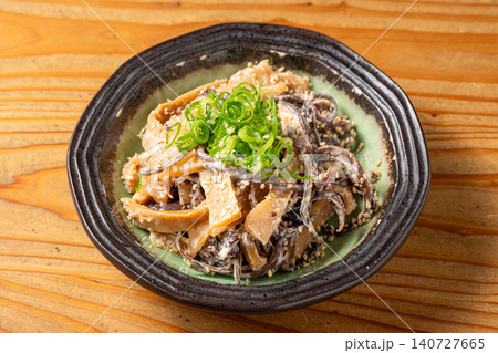 ピリ辛風味で食感の良い、キクラゲとメンマのナムル 140727665