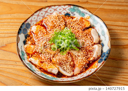 ピリ辛ダレがたまらない、しっとり蒸し鶏のよだれ鶏 ピリ辛ダレがたまらない、しっとり蒸し鶏のよだれ鶏 140727915
