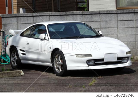 白いスポーツカー 白いスポーツカー 140729740