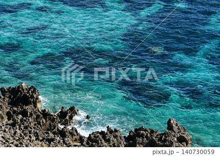 宮古島のとても美しい海の風景 宮古島のとても美しい海の風景 140730059