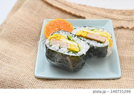 手作りのポーク玉子おにぎらず 手作りのポーク玉子おにぎらず 140731299