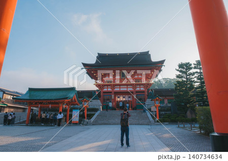 [伏見稲荷大社]京都を代表する歴史的な寺社仏閣の風景 140734634