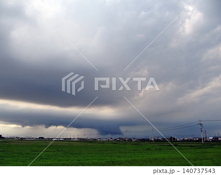 雲のある風景②豪雨が伊勢崎を呑み込む(2021.7.10) 1時間に60ミリ 北西の空は大きな雲 雲のある風景②豪雨が伊勢崎を呑み込む(2021.7.10) 1時間に60ミリ 北西の空は大きな雲 140737543