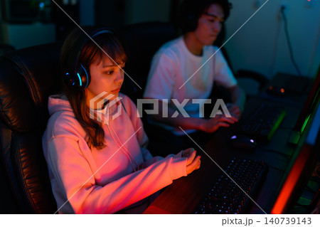 ゲーマーの夜の集中 ゲーマーの夜の集中 140739143