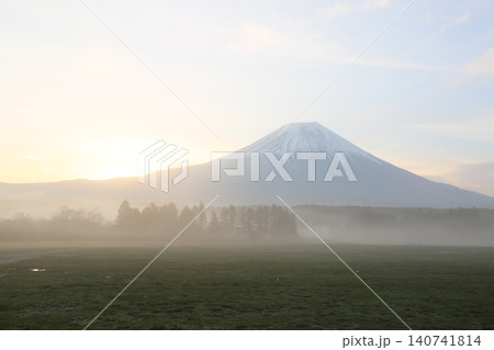 富士山の朝 富士山の朝 140741814