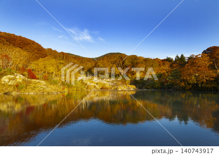 八甲田 地獄沼の紅葉 140743917