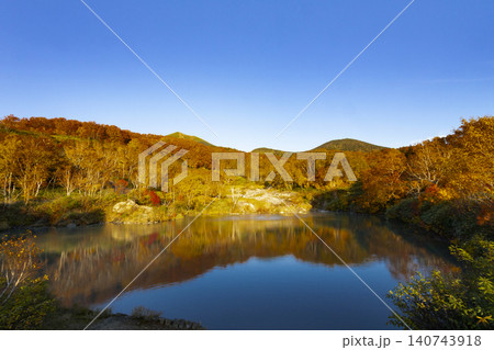 八甲田 地獄沼の紅葉 140743918