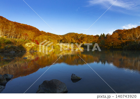 八甲田 地獄沼の紅葉 140743920