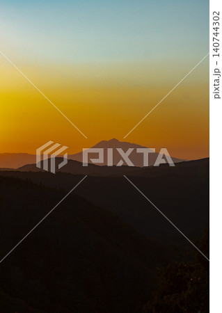 岩木山展望所から見た夕陽 岩木山展望所から見た夕陽 140744302