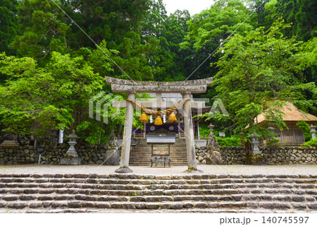 初夏の白川八幡神社入り口 初夏の白川八幡神社入り口 140745597