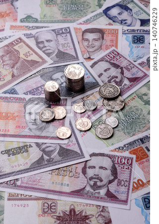 Cuba paper money, peso in various denominations. Cuba money Cuba paper money, peso in various denominations. Cuba money 140746229