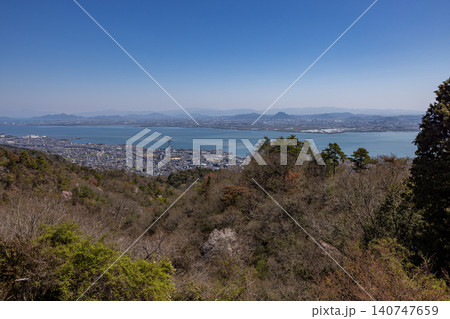 比叡山から望む琵琶湖 140747659