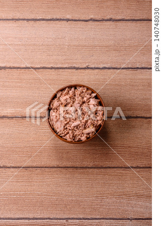 Fish, canned tuna chunks in brine for sandwiches and salads. Canned tuna Fish, canned tuna chunks in brine for sandwiches and salads. Canned tuna 140748030