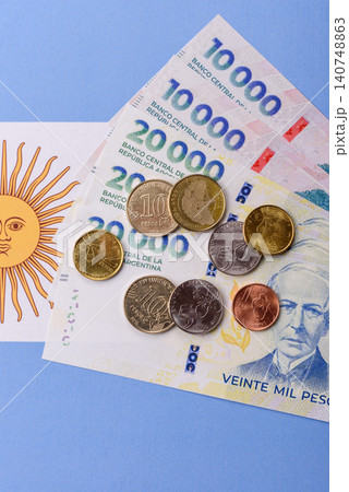 Argentina paper money, peso in various denominations. Argentine money Argentina paper money, peso in various denominations. Argentine money 140748863