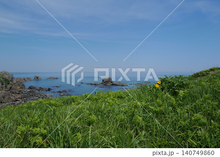葦毛崎展望台の美しい景観 - 種差海岸の遊歩道 みちのく潮風トレイル 140749860