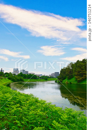 東京 皇居周辺 桜田濠とホテルや放送局など都市風景 東京 皇居周辺 桜田濠とホテルや放送局など都市風景 140751214