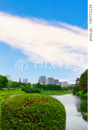 東京 皇居周辺 桜田濠とホテルや放送局など都市風景 東京 皇居周辺 桜田濠とホテルや放送局など都市風景 140751216
