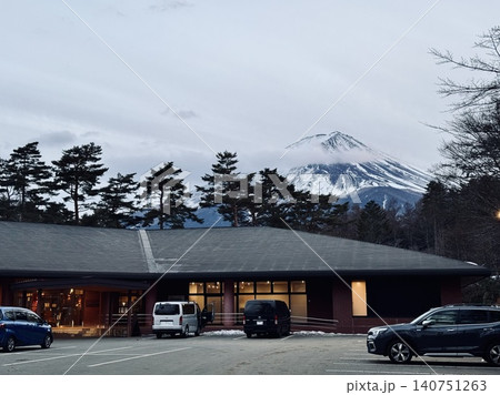 富士山を望むキャンプ場 富士山を望むキャンプ場 140751263