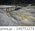 恐山の荒野と硫黄川 140751274