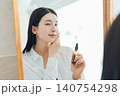 鏡越しのビューティーイメージ　 140754298