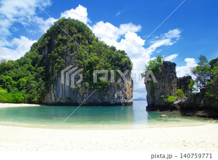 Beach landscape. Rocks and sea in Krabi Thsiland 140759771