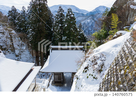 冬の山形県山形市　雪の立石寺（山寺） 140760575