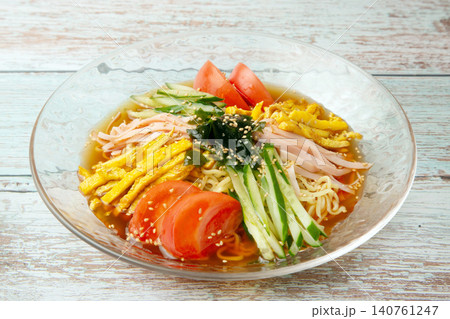 冷やし中華 140761247