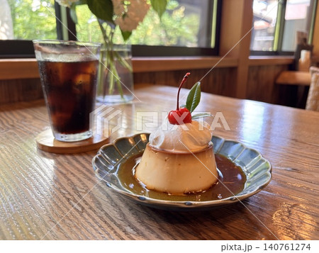 喫茶店の昭和レトロなプリン 140761274
