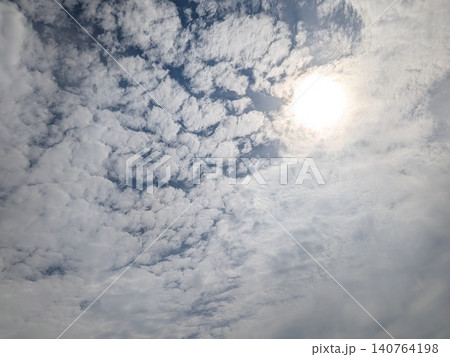 太陽に照らされた雲 太陽に照らされた雲 140764198